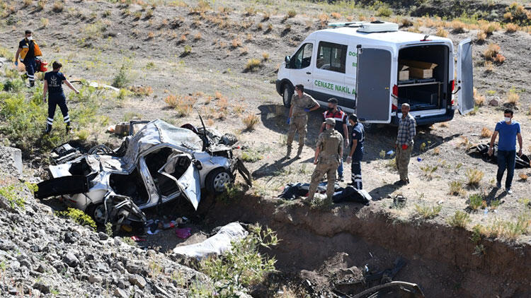 Feci kaza: 2’si çocuk 3 kişi öldü