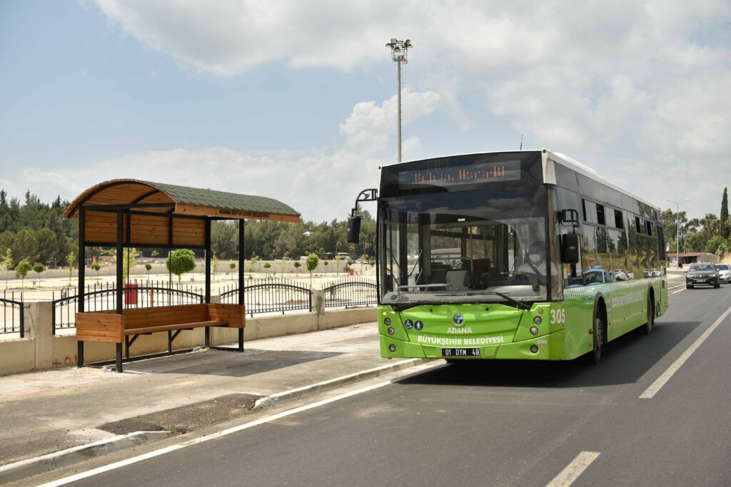 Büyükşehir kendi durağını üretiyor