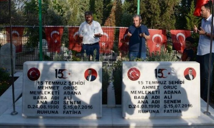 İkiz şehitlerin mezar taşlarını kırdılar!
