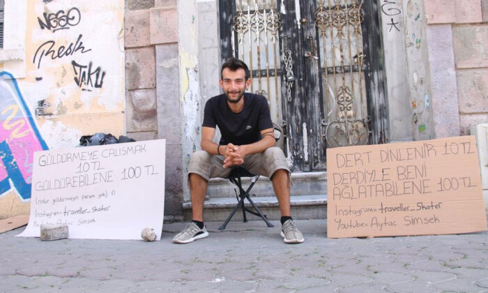 4 yılda 51 ili otostopla gezdi 10 liraya yüzlerce kişinin derdini dinledi