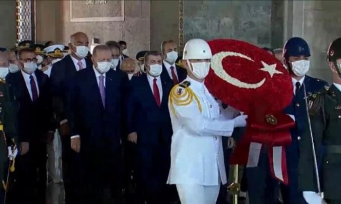 Cumhurbaşkanı Erdoğan başkanlığındaki heyet Anıtkabir’i ziyaret etti