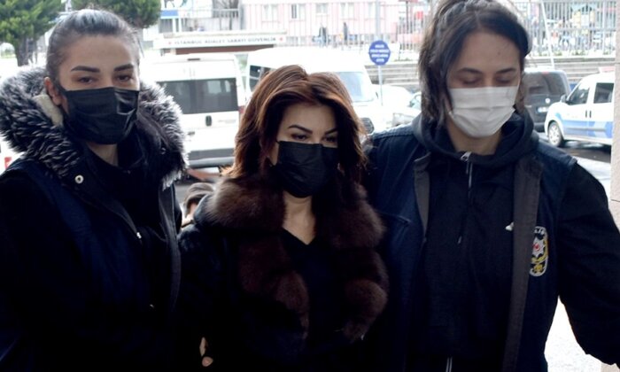 Gazeteci Sedef Kabaş tutuklandı