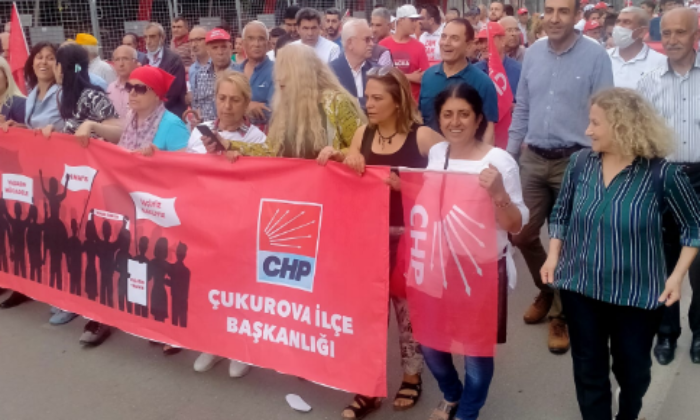 Bayrak-sız Solcular!