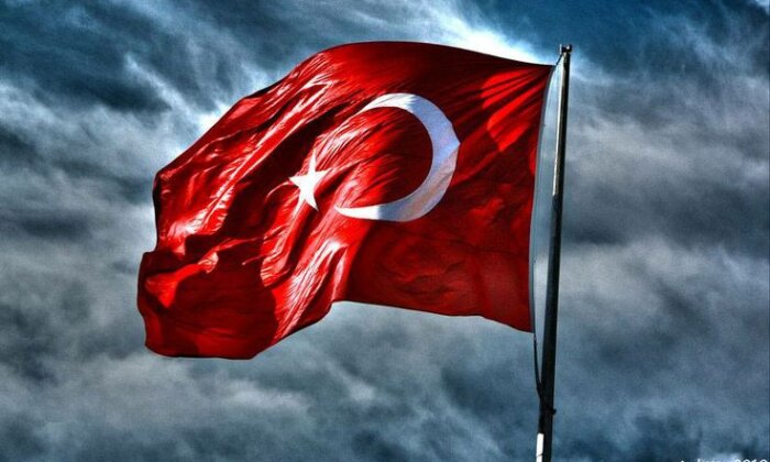 Bayraksızlar! / Editör’den