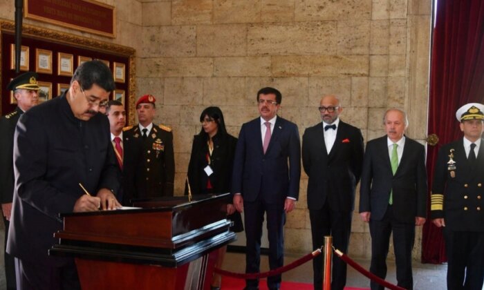 Venezuela Devlet Başkanı Maduro, Anıtkabir’i ziyaret etti: Yaşasın Türkiye, yaşasın Venezuela, yaşasın kurtarıcılarımız