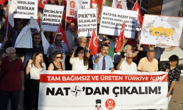 Vatan Partisi ve TGB’den İncirlik Üssü önünde “Türkiye NATO’dan çıksın” eylemi