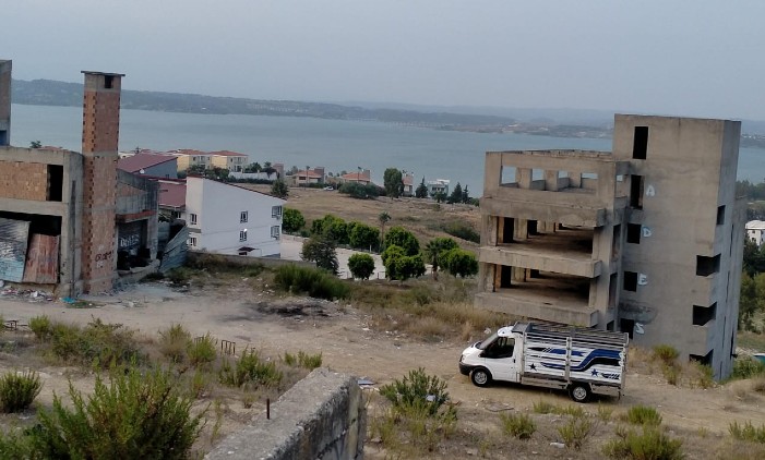 Güçbirliği Vakfı’nın göl manzaralı metruk binaları!
