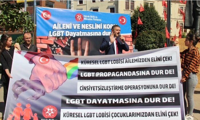 Aileler, aileleri için buluşuyor