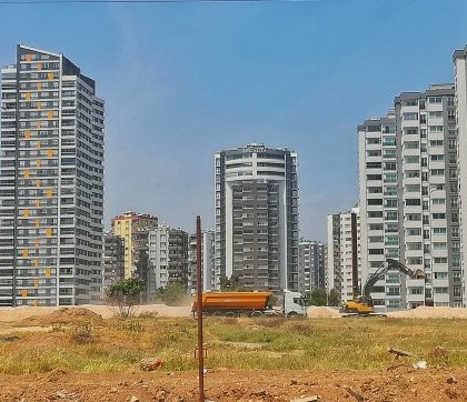 Forum arazisi komisyona geliyor mu?