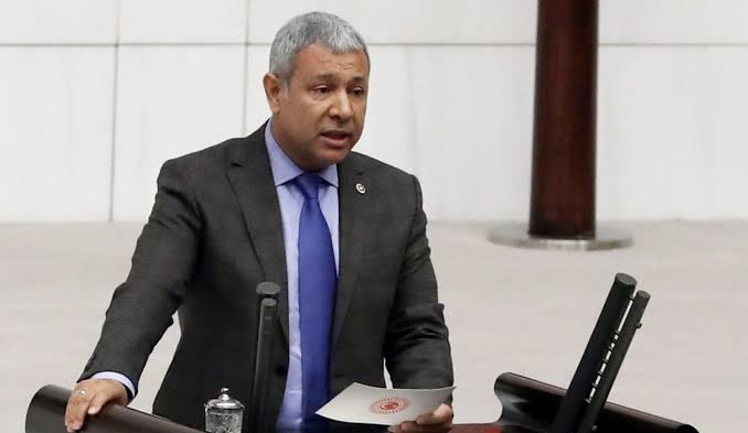 Önce Besmele çekti, sonra yemin etti