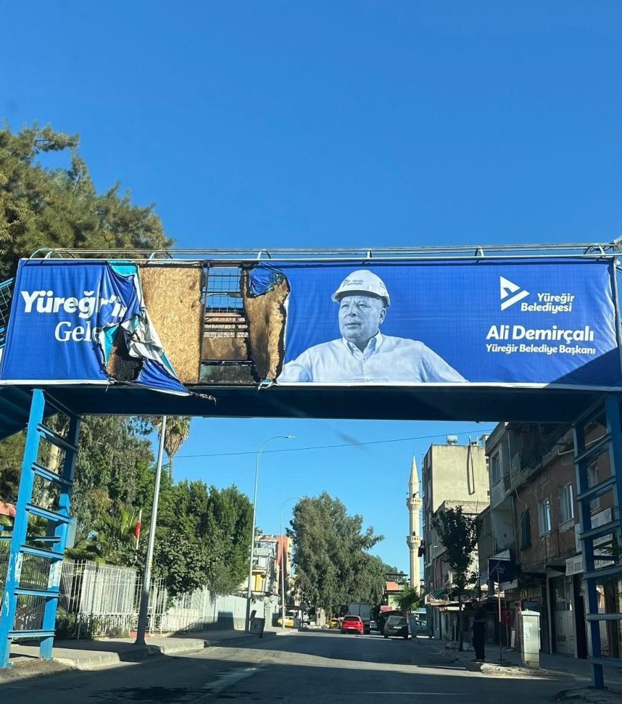 Yüreğir’de provokasyon, Ali Demirçalı’nın fotoğrafları yakıldı
