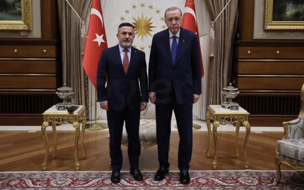 Atom karınca yeni görevi devraldı