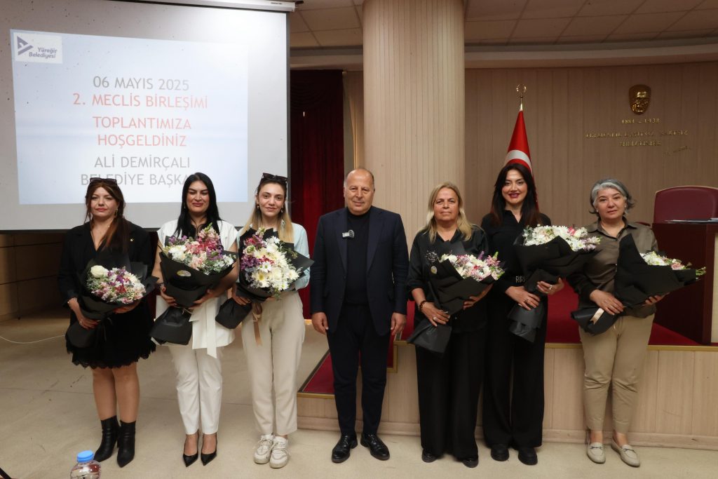 Demirçalı, kadın meclis üyelerinin Anneler Günü’nü kutladı