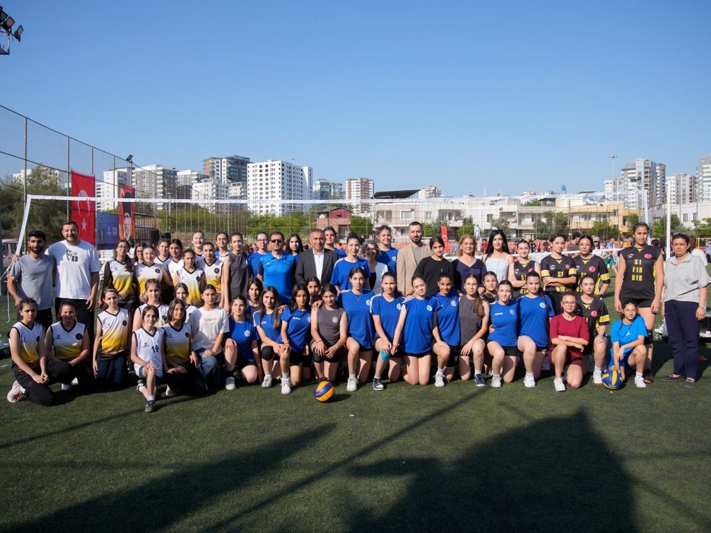 Seyhan Belediyesi “19 Mayıs’ta” gençleri spor şöleninde buluşturdu