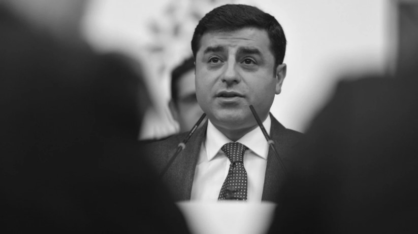 Selahattin Demirtaş’tan PKK’nın fesih kararı sonrası mesaj! ‘Artık el birliğiyle çalışma zamanı’