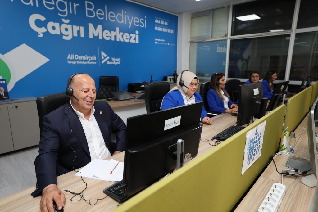 Alo buyrun; Ben Belediye Başkanı Ali Demirçalı!