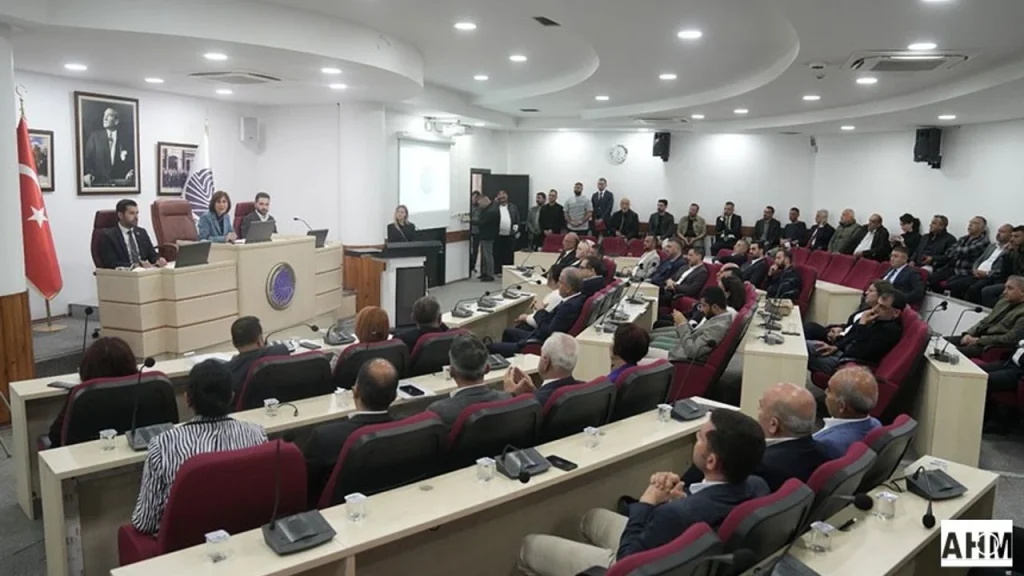Seyhan’da bilek güreşi devam ediyor