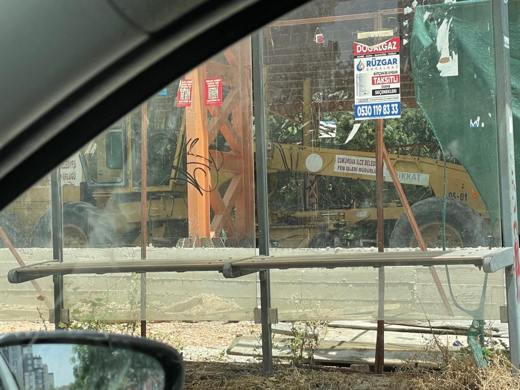 Adana’da yapımı uzayan kapalı semt pazarı çalışmaları devam ediyor