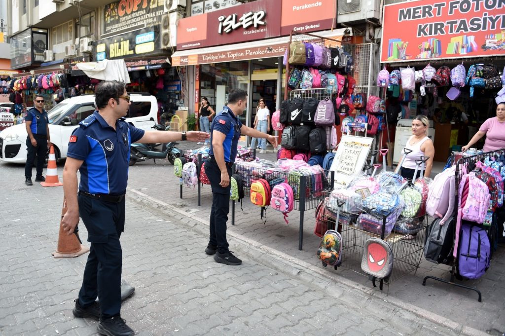 Seyhan Zabıta, okul öncesi kırtasiyecileri sokak işgaliyle ilgili uyardı