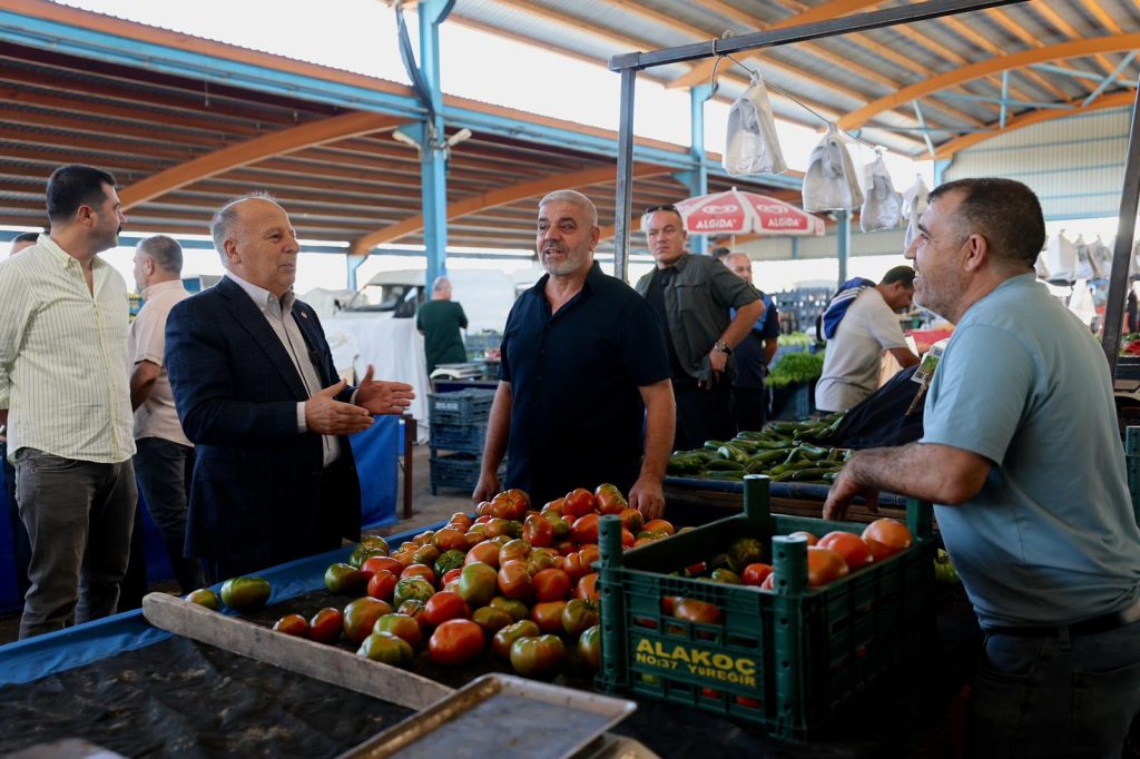 Başkan Ali Demirçalı, pazarcı esnafı ile kahvaltıda bir araya geldi