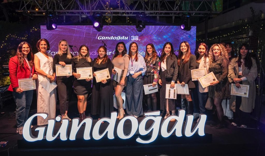 Gündoğdu’da muhteşem “Öğretmeler Günü” kutlaması