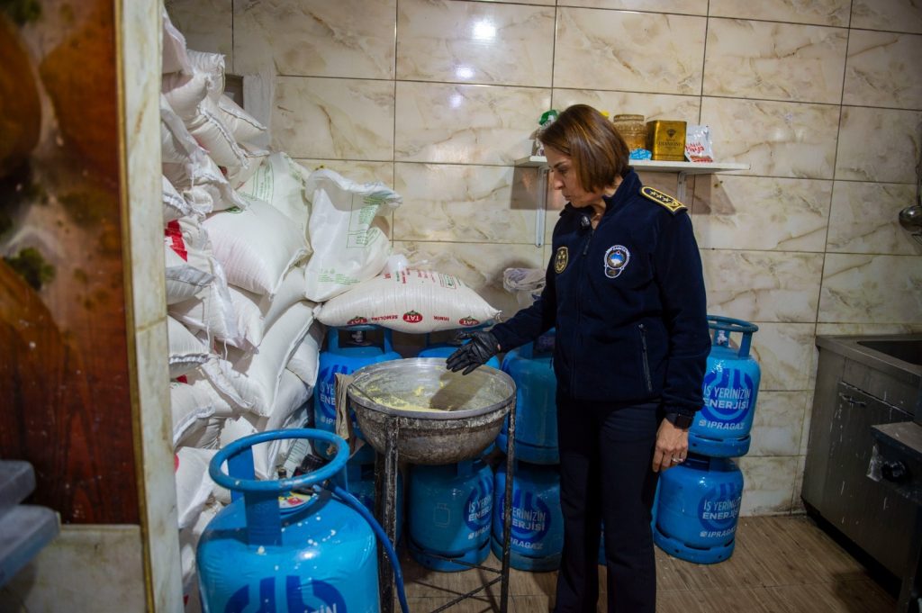 Seyhan Belediyesi, hijyen kurallarına uymayan iş yeri mühürlendi