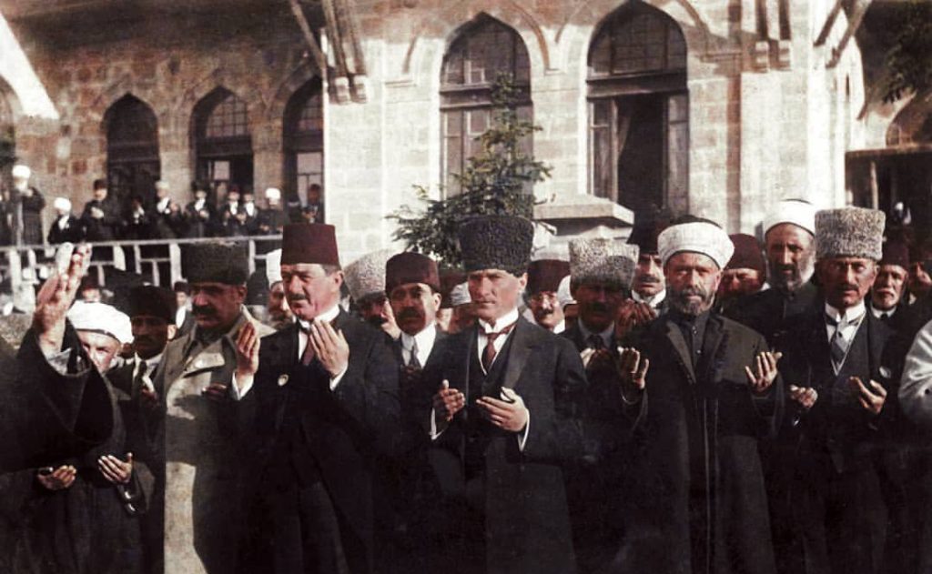 Tekke ve zaviyeler: Bir anayasa meselesi / Erdem Cömert yazdı