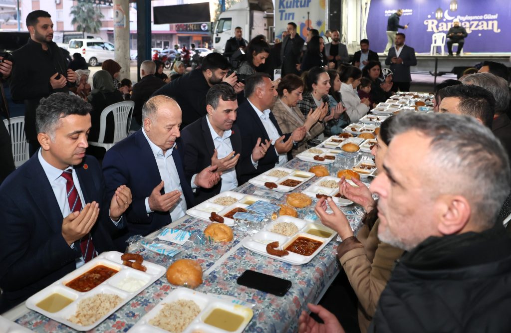 Yüreğir Belediyesi’nden birlik ve beraberlik iftarı