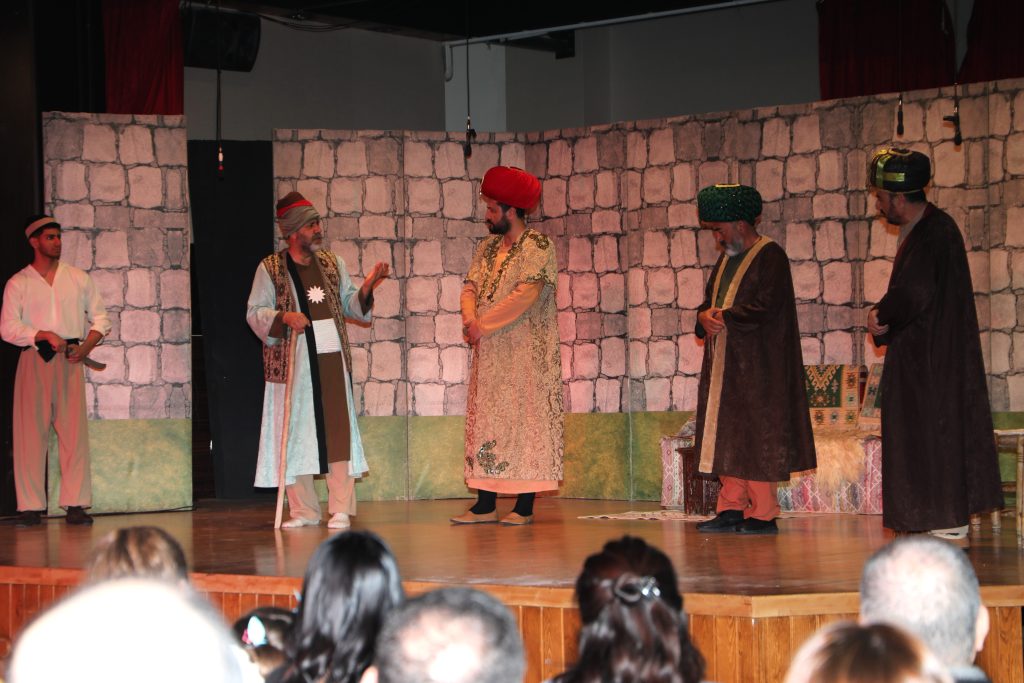 Yüreğir’de Pir Sultan Abdal tiyatro oyununa yoğun ilgi