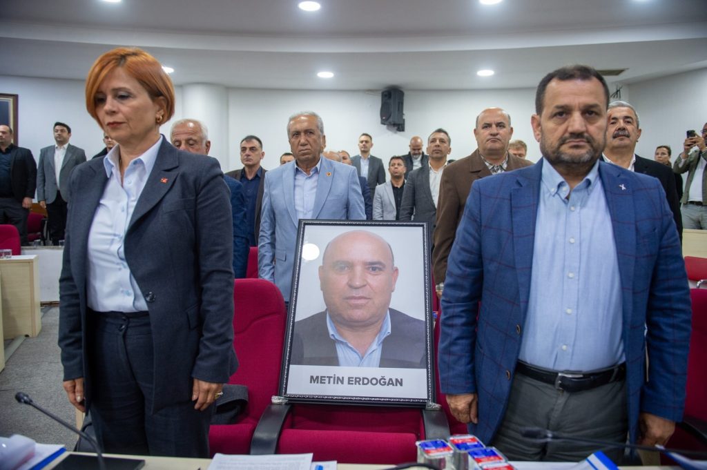 Seyhan Meclisi’nde Merhum Metin Erdoğan’a vefa