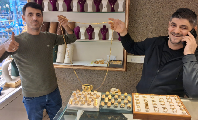 Acar Kuyumculuk’tan evlenecek ciftlere nefes aldıran kampanya