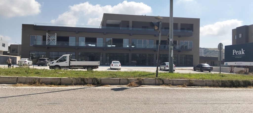 Karahan Köyü’nde imar tartışması: Villaların önüne yapılan iş yerleri emsale uygun mu?