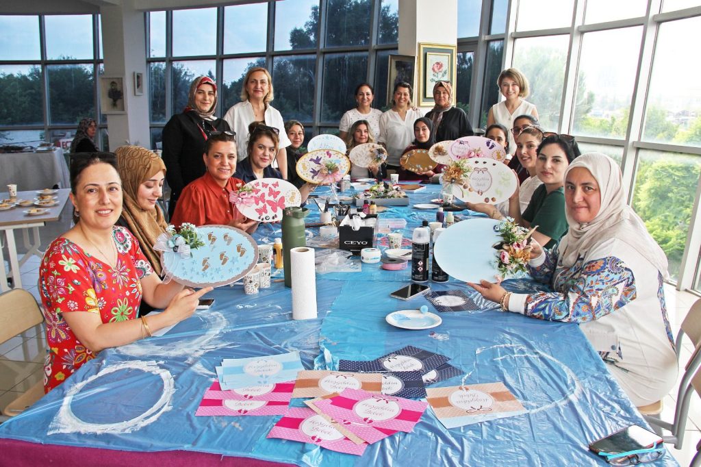 Anne adayları ve ebeler Sanat Atölyesi’nde buluştu!