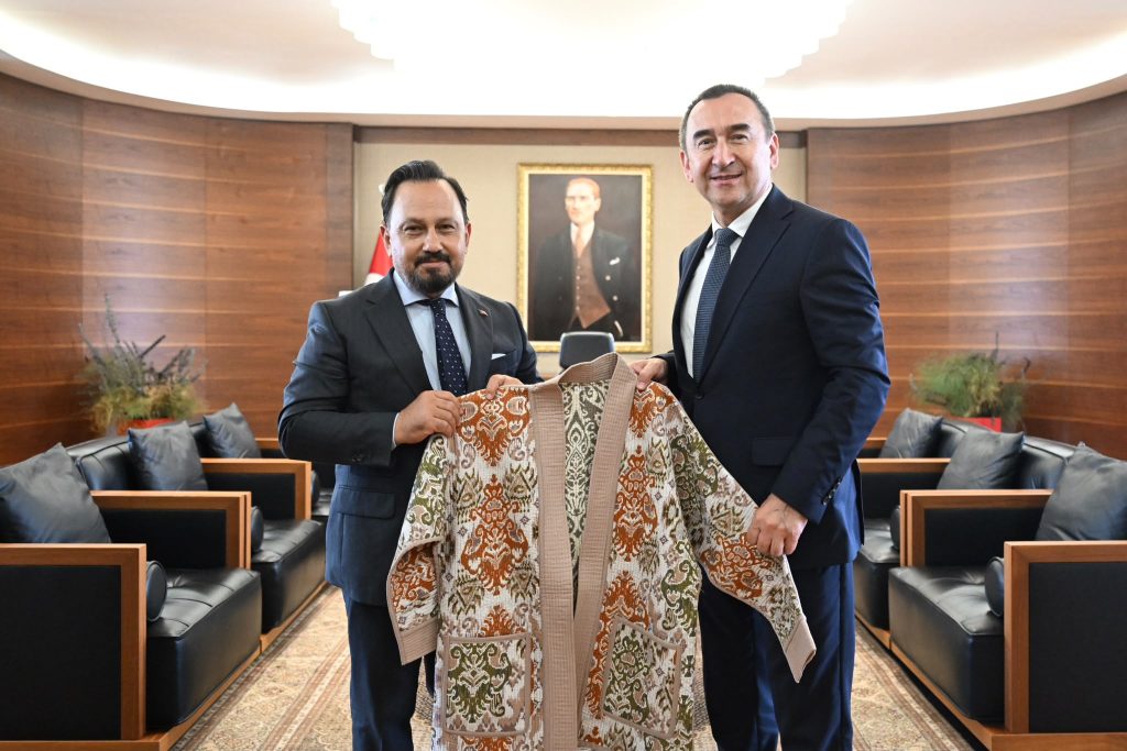 Özbekistan Büyükelçisi Khaydarov’dan Sarıçam Belediyesi’ne “anlamlı” ziyaret