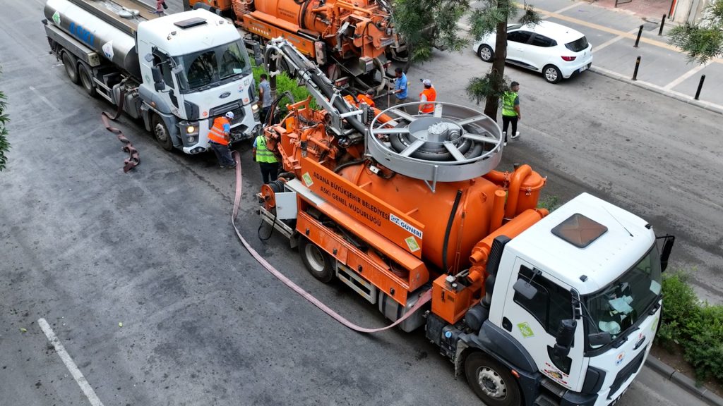 Adana’da kışa hazırlık: 88,9 km. kanalizasyon hattı temizlendi, çalışmalar sürüyor